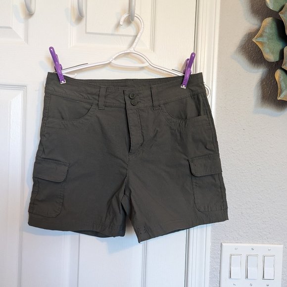 Eddie Bauer Cargo Travel / Golf / Hiking Shorts | 8 | OLIVE | EUC | 5.5" Inseam - Picture 1 of 7